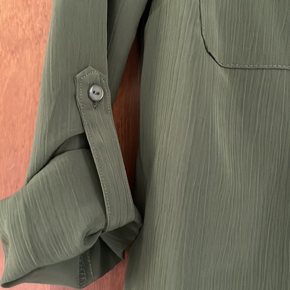 Button down blouse. 3/4 sleeve. NWT - Picture 4 of 5